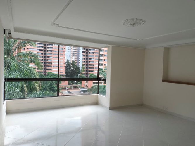 Apartamento de 4 alcobas en arriendo en El Poblado, Medellín, 260 m² · foto 12 de 20