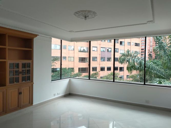 Apartamento de 4 alcobas en arriendo en El Poblado, Medellín, 260 m² · foto 17 de 20