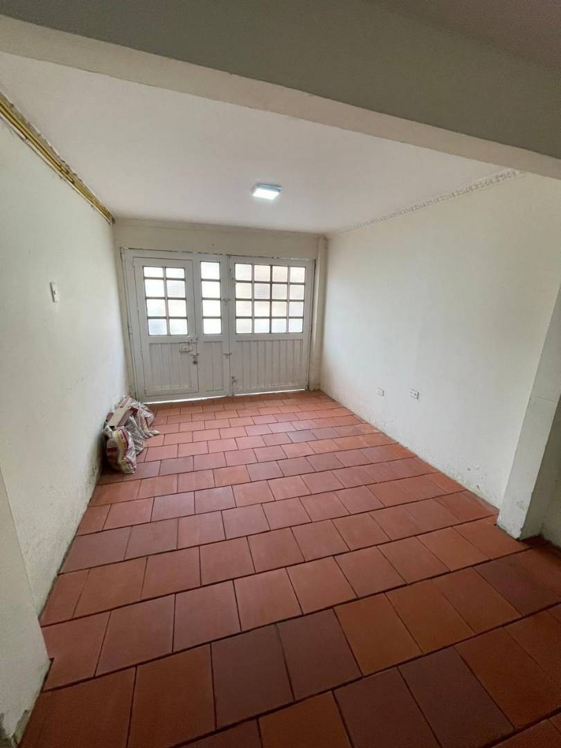Casa en venta en Versalles Fontibon, Bogotá · foto 3 de 19
