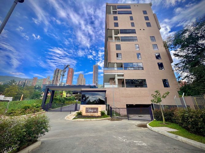 Apartamento en arriendo en El Poblado, Medellín, 50 m² · foto 3 de 24