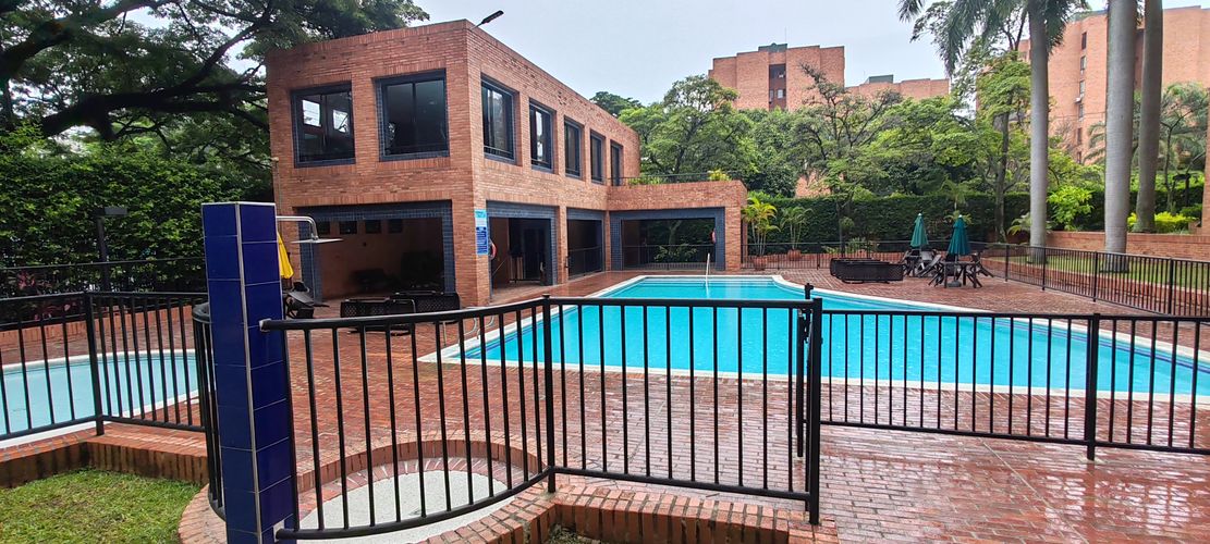 Apartamento de 2 alcobas en venta en El Ingenio, Cali, 107 m² · foto 3 de 24