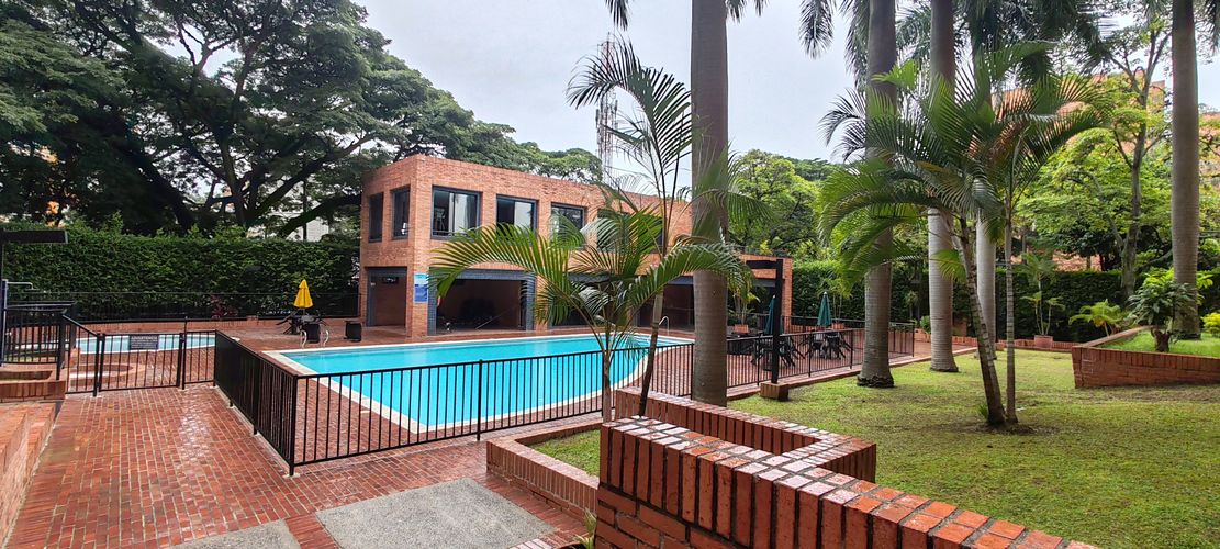 Apartamento de 2 alcobas en venta en El Ingenio, Cali, 107 m² · foto 4 de 24