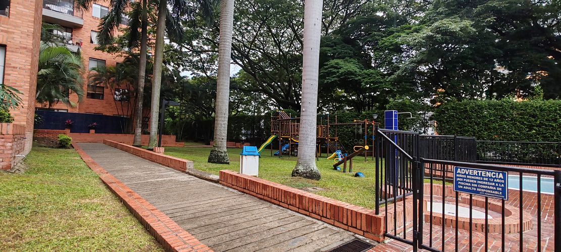 Apartamento de 2 alcobas en venta en El Ingenio, Cali, 107 m² · foto 5 de 24