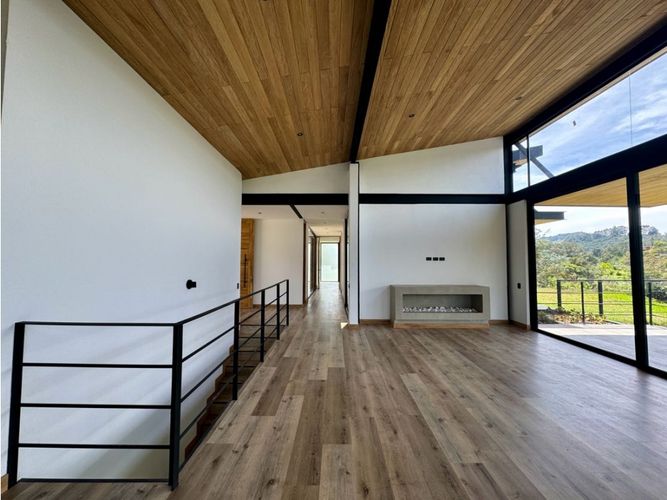 Casa de 3 alcobas en venta en El Retiro, 301 m² · foto 6 de 12