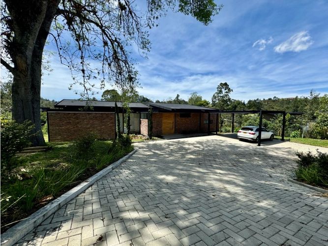Casa de 3 alcobas en venta en El Retiro, 301 m² · foto 12 de 12