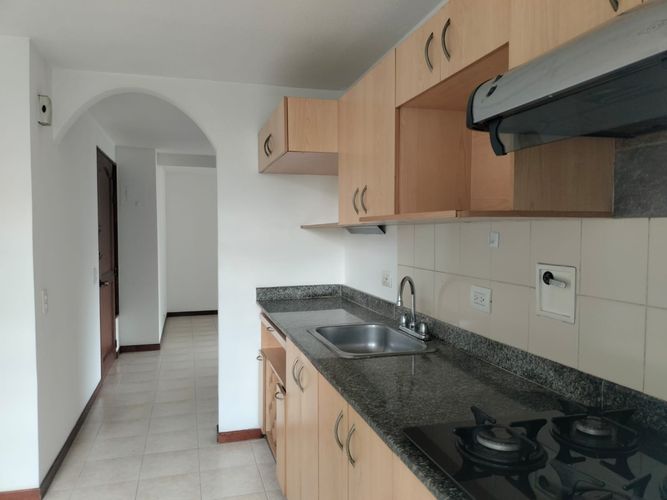 Apartamento de 3 alcobas en arriendo en El Poblado, Medellín, 81 m² · foto 6 de 16