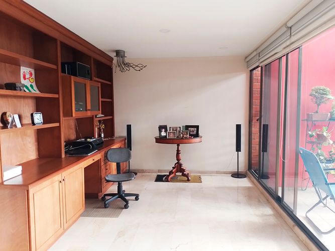 Apartamento de 2 alcobas en arriendo en El Poblado, Medellín, 149 m² · foto 5 de 19