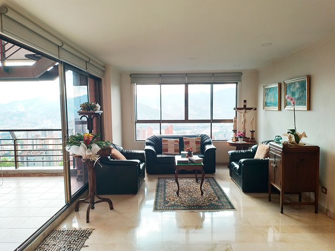Apartamento de 2 alcobas en arriendo en El Poblado, Medellín, 149 m² · foto 11 de 19
