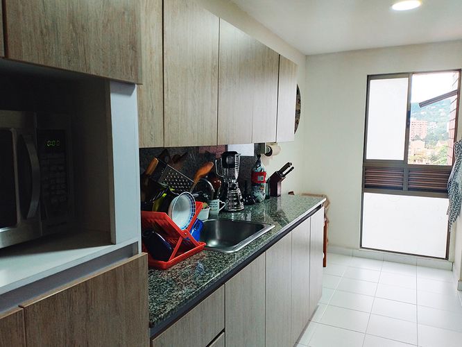 Apartamento de 2 alcobas en arriendo en El Poblado, Medellín, 149 m² · foto 13 de 19