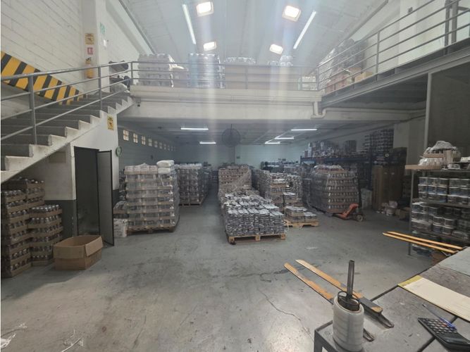 Bodega en arriendo en Caqueta, La Estrella, 456 m² · foto 2 de 10
