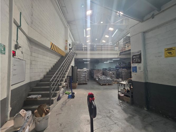 Bodega en arriendo en Caqueta, La Estrella, 456 m² · foto 3 de 10