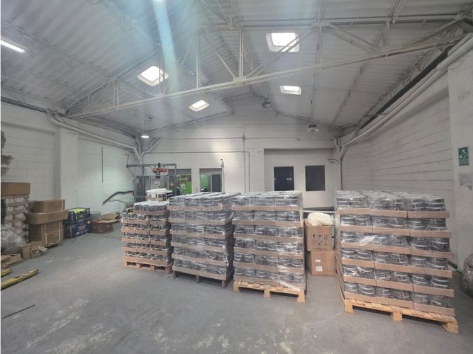 Bodega en arriendo en Caqueta, La Estrella, 456 m² · foto 9 de 10
