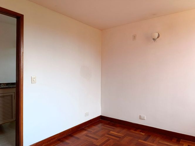 Casa de 5 alcobas en arriendo en El Poblado, Medellín, 350 m² · foto 8 de 19
