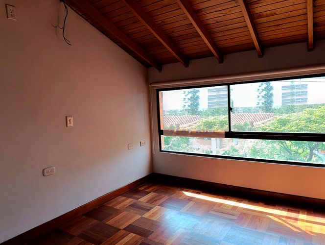 Casa de 5 alcobas en arriendo en El Poblado, Medellín, 350 m² · foto 15 de 19