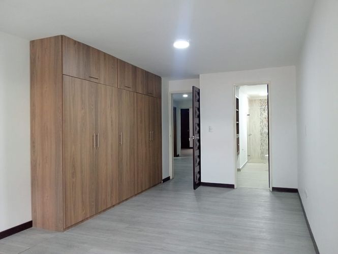 Apartamento de 3 alcobas en arriendo en Laureles, Medellín, 240 m² · foto 6 de 17