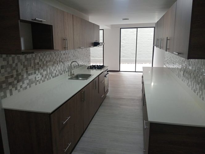 Apartamento de 3 alcobas en arriendo en Laureles, Medellín, 240 m² · foto 11 de 17