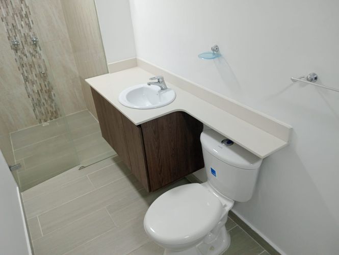 Apartamento de 3 alcobas en arriendo en Laureles, Medellín, 240 m² · foto 8 de 17