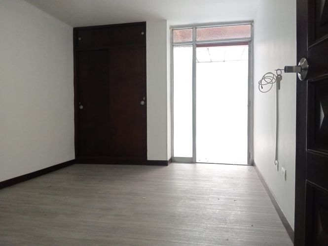 Apartamento de 3 alcobas en arriendo en Laureles, Medellín, 240 m² · foto 12 de 17