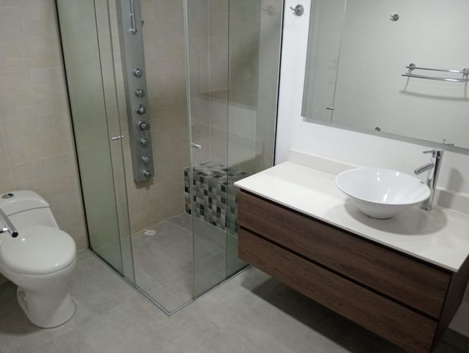 Apartamento de 3 alcobas en arriendo en Laureles, Medellín, 240 m² · foto 14 de 17