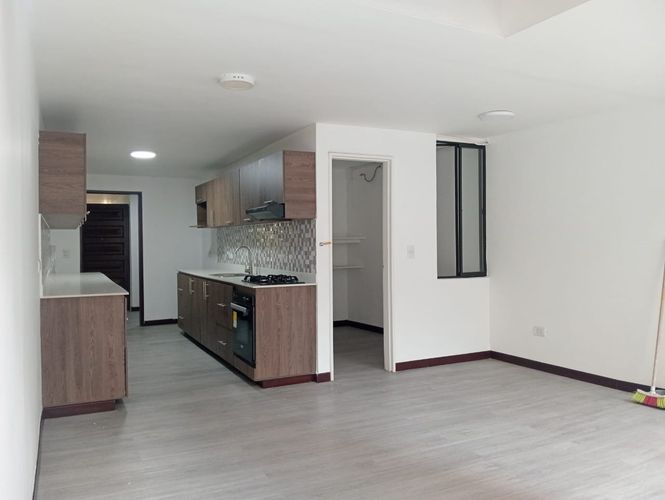 Apartamento de 3 alcobas en arriendo en Laureles, Medellín, 240 m² · foto 4 de 17