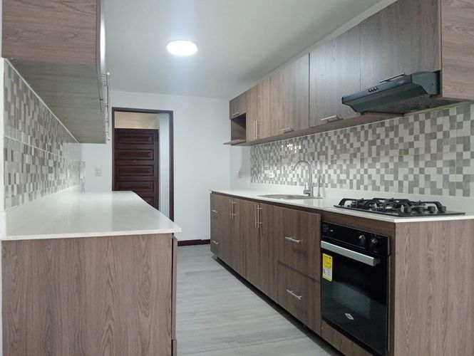 Apartamento de 3 alcobas en arriendo en Laureles, Medellín, 240 m² · foto 10 de 17