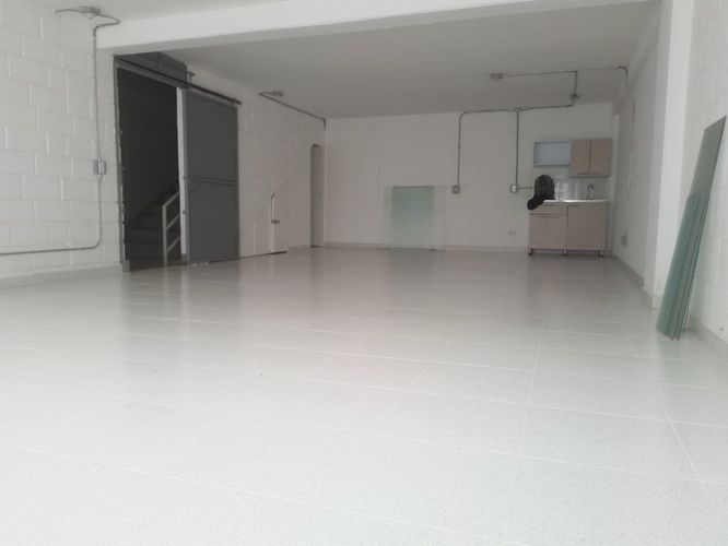 Bodega en arriendo en Cerro Nutibara, Medellín, 70 m² · foto 14 de 15