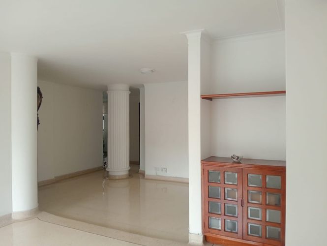 Apartamento de 2 alcobas en arriendo en Laureles, Medellín, 98 m² · foto 3 de 20