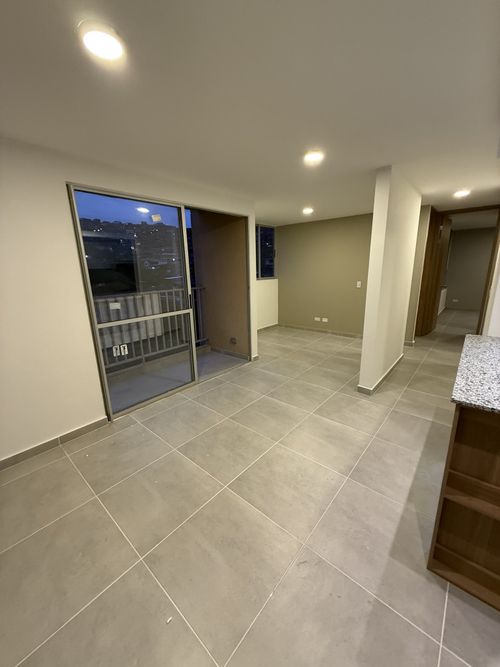 Apartamento de 2 alcobas en venta en Aguacatal, Cali, 51 m² · foto 2 de 17