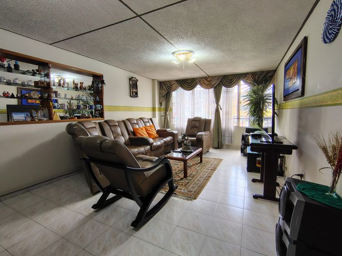Casa de 9 alcobas en venta en La Europa, Bogotá, 350 m² · foto 8 de 24
