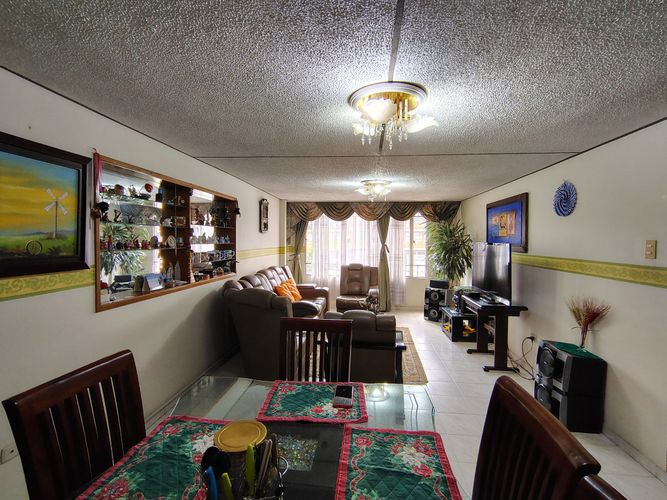 Casa de 9 alcobas en venta en La Europa, Bogotá, 350 m² · foto 9 de 24