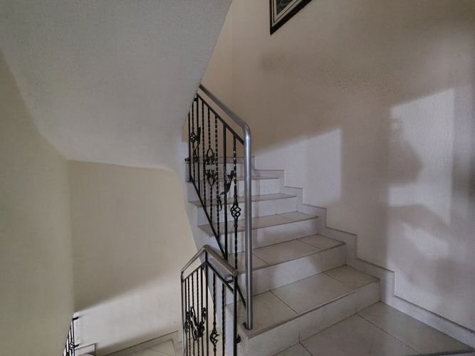 Casa de 9 alcobas en venta en La Europa, Bogotá, 350 m² · foto 12 de 24