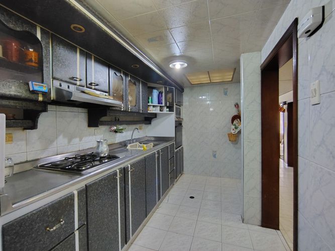 Casa de 9 alcobas en venta en La Europa, Bogotá, 350 m² · foto 15 de 24