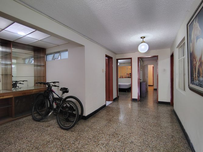 Casa de 9 alcobas en venta en La Europa, Bogotá, 350 m² · foto 24 de 24