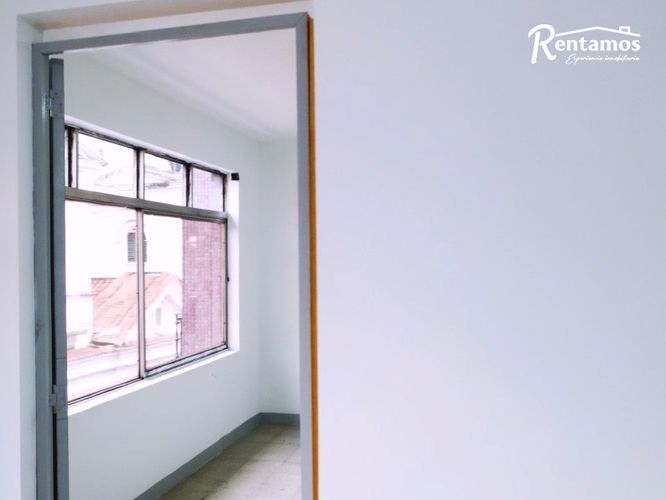 Oficina en arriendo en Perpetuo Socorro, Medellín, 2560 m² · foto 6 de 18