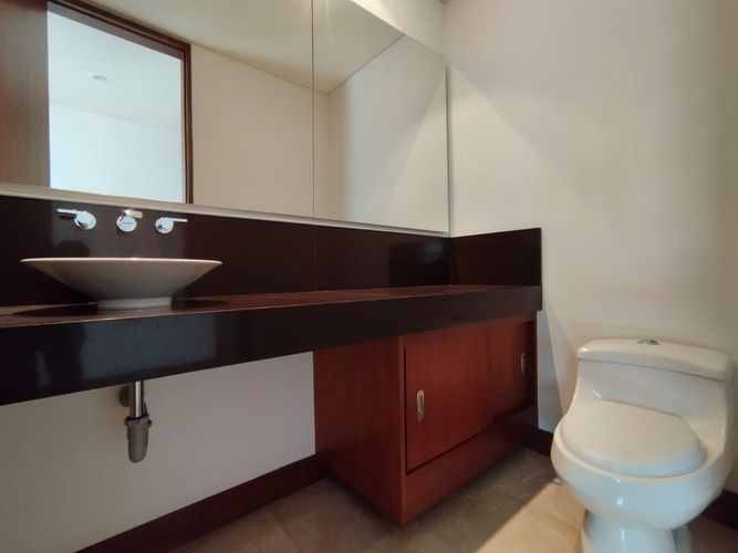 Apartamento de 3 alcobas en arriendo en San Diego, Medellín, 240 m² · foto 3 de 20