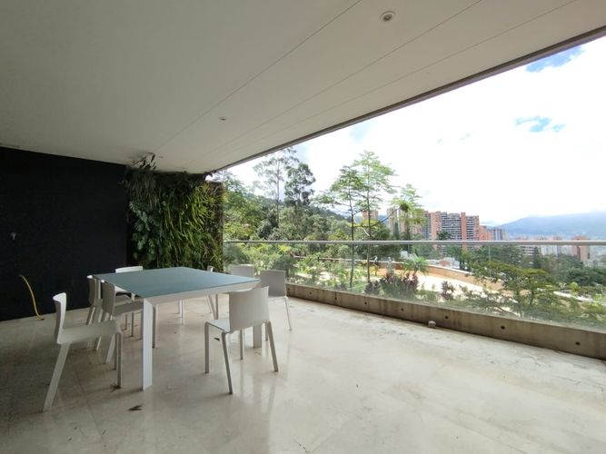 Apartamento de 3 alcobas en arriendo en San Diego, Medellín, 240 m² · foto 4 de 20