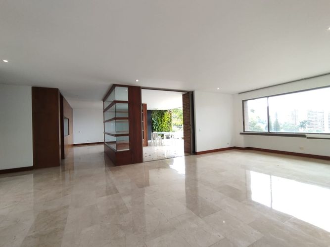 Apartamento de 3 alcobas en arriendo en San Diego, Medellín, 240 m² · foto 8 de 20