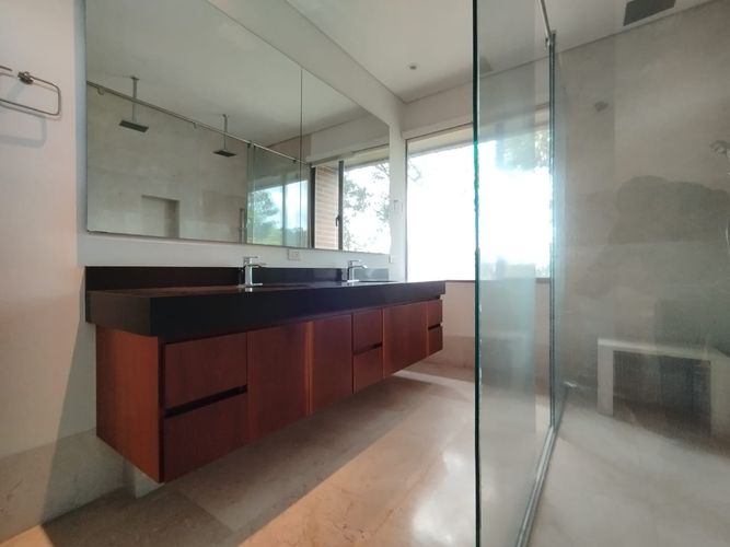 Apartamento de 3 alcobas en arriendo en San Diego, Medellín, 240 m² · foto 9 de 20