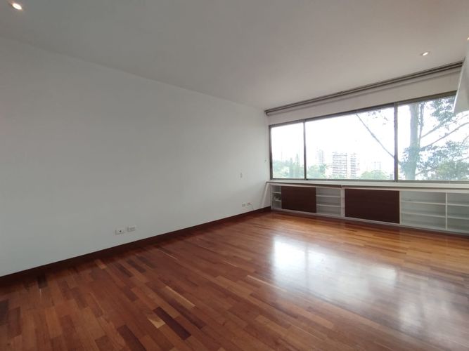 Apartamento de 3 alcobas en arriendo en San Diego, Medellín, 240 m² · foto 11 de 20