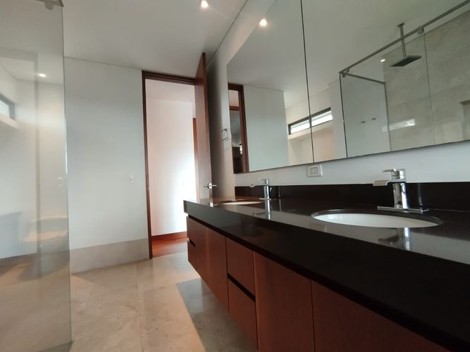 Apartamento de 3 alcobas en arriendo en San Diego, Medellín, 240 m² · foto 13 de 20