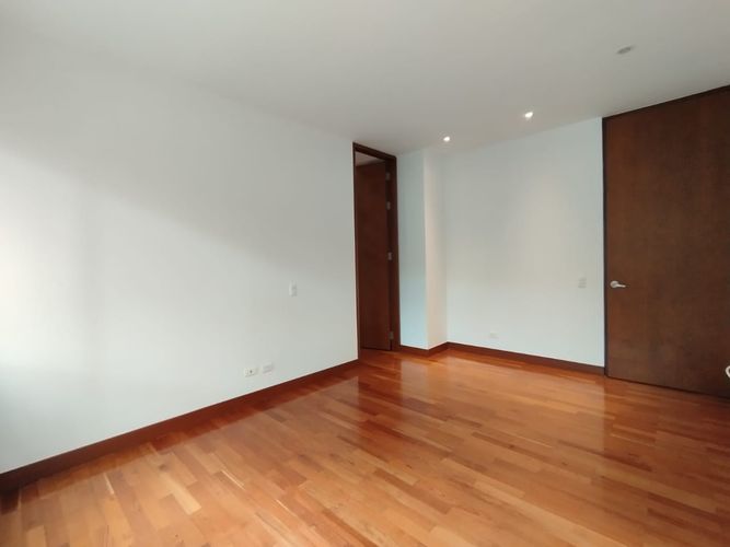 Apartamento de 3 alcobas en arriendo en San Diego, Medellín, 240 m² · foto 18 de 20