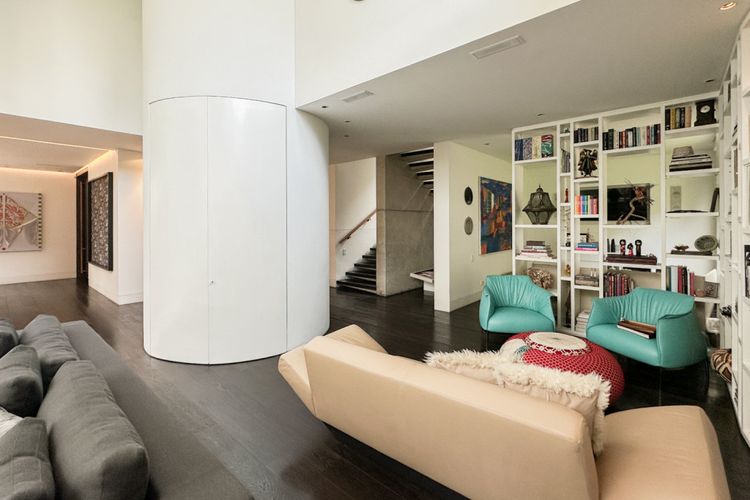 Casa de 5 alcobas en venta en Cerros De Niza, Bogotá, 898 m² · foto 2 de 24