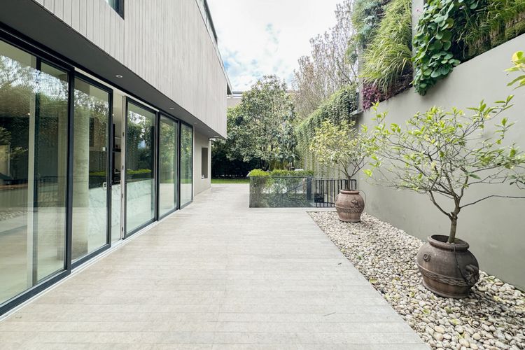 Casa de 5 alcobas en venta en Cerros De Niza, Bogotá, 898 m² · foto 6 de 24