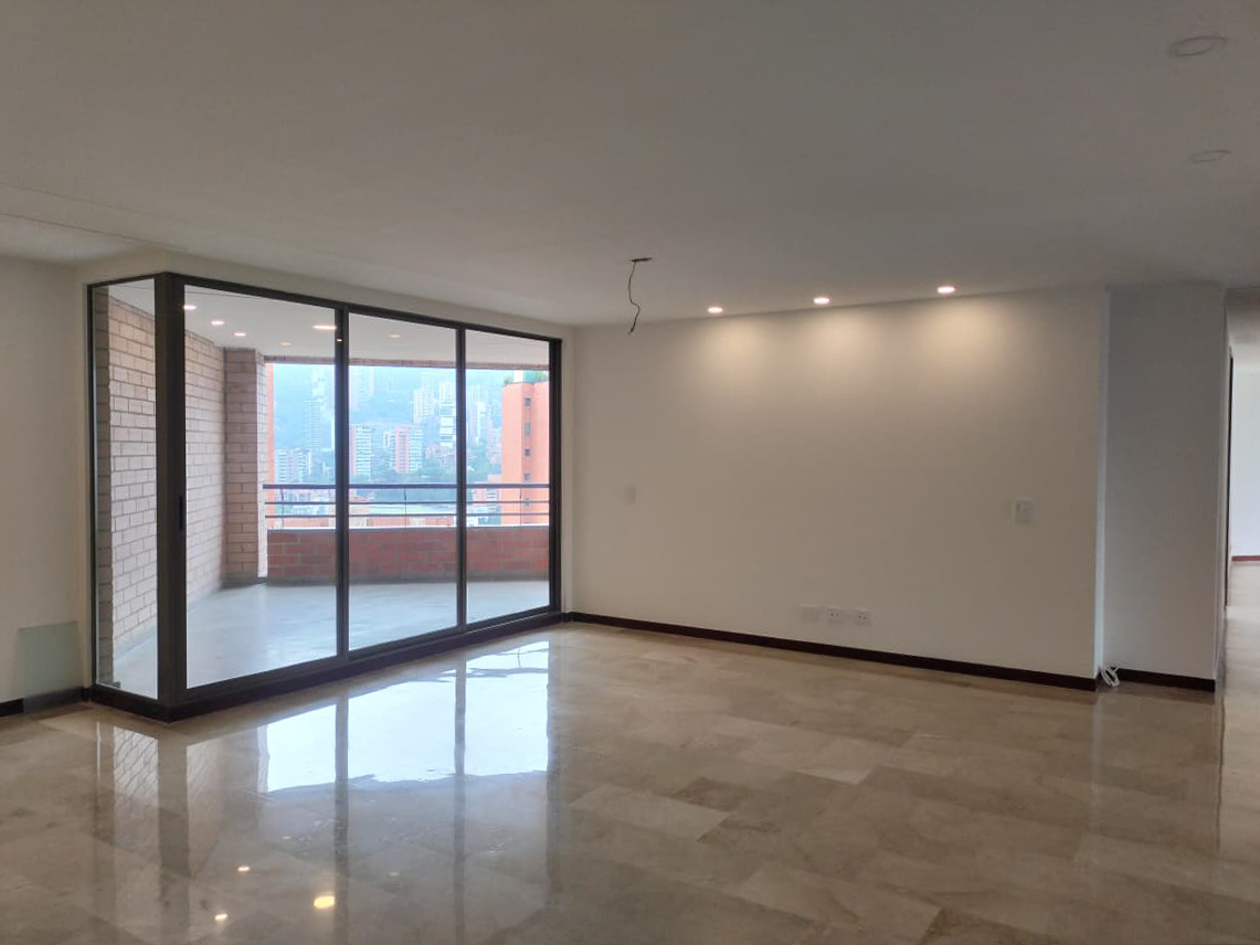 Apartamento en arriendo en El Poblado, Medellín · foto 2 de 19