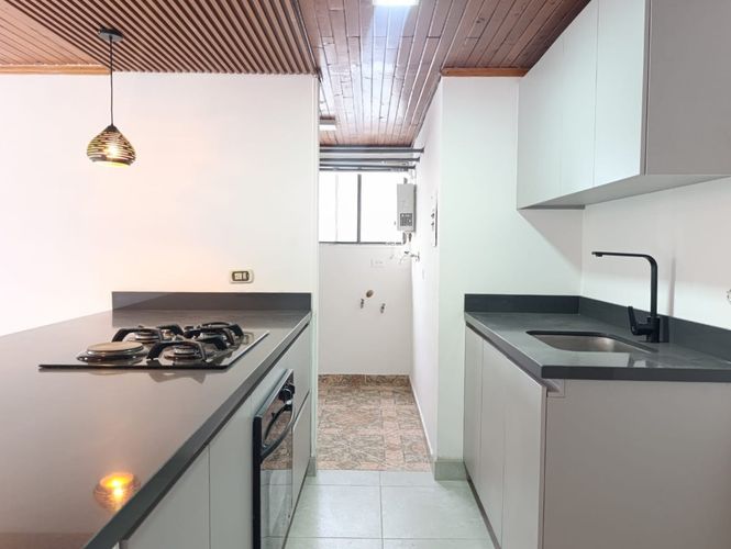 Apartamento de 2 alcobas en arriendo en El Poblado, Medellín, 75 m² · foto 4 de 16