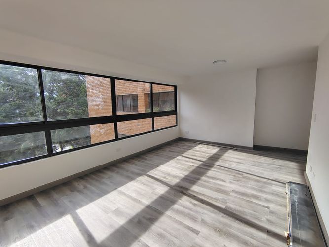 Apartamento de 3 alcobas en arriendo en Las Lomas, Medellín, 120 m² · foto 2 de 19