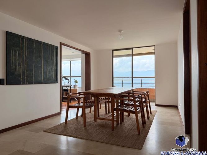 Apartamento de 2 alcobas en venta en El Tesoro, Medellín, 143 m² · foto 13 de 14