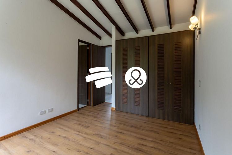 Casa de 5 alcobas en venta en Loma Del Escobero, Envigado, 1540 m² · foto 7 de 20