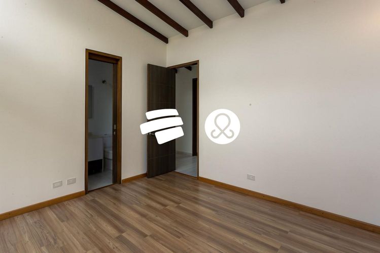 Casa de 5 alcobas en venta en Loma Del Escobero, Envigado, 1540 m² · foto 10 de 20