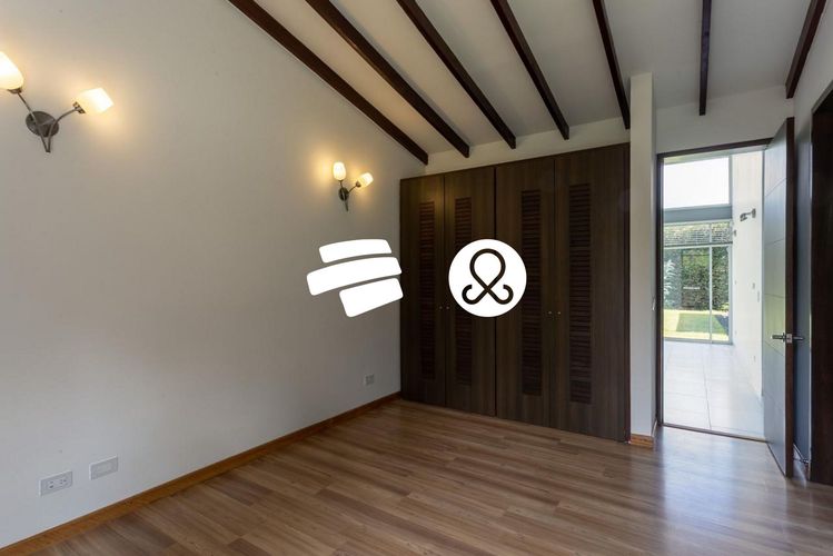 Casa de 5 alcobas en venta en Loma Del Escobero, Envigado, 1540 m² · foto 17 de 20